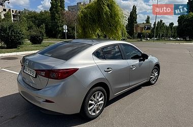 Седан Mazda 3 2015 в Кременчуці