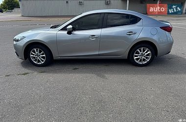 Седан Mazda 3 2015 в Кременчуці