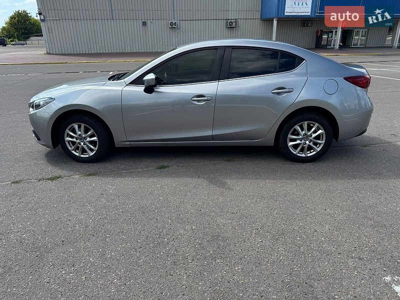 Седан Mazda 3 2015 в Кременчуці