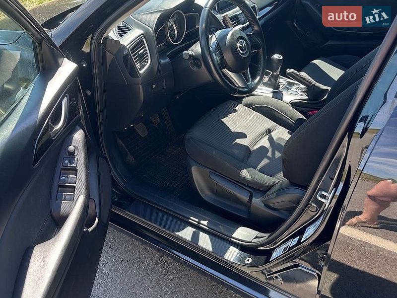 Хэтчбек Mazda 3 2015 в Львове
