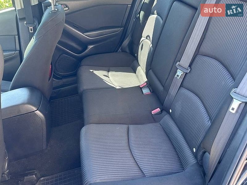 Хэтчбек Mazda 3 2015 в Львове