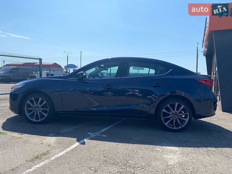 Седан Mazda 3 2018 в Києві