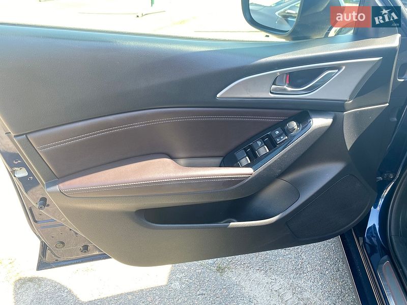 Седан Mazda 3 2018 в Києві