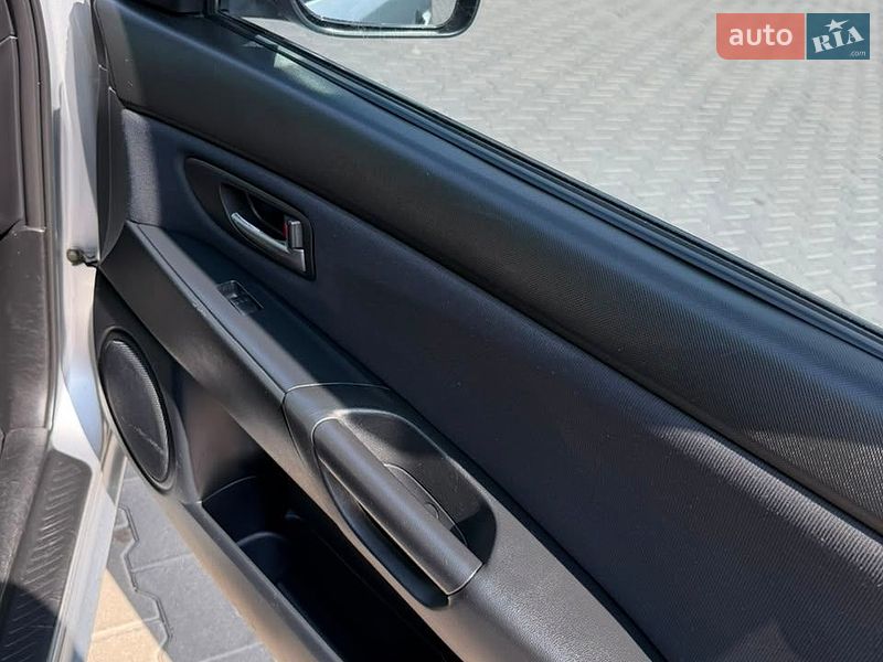 Седан Mazda 3 2006 в Волочиську