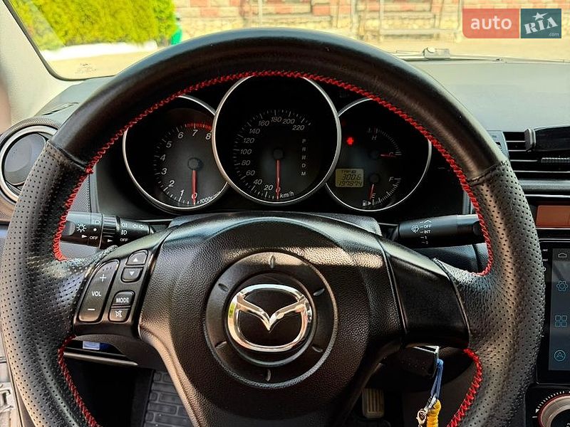 Седан Mazda 3 2006 в Волочиську