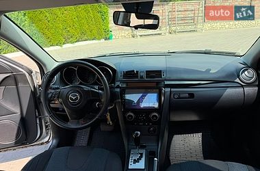 Седан Mazda 3 2006 в Волочиську