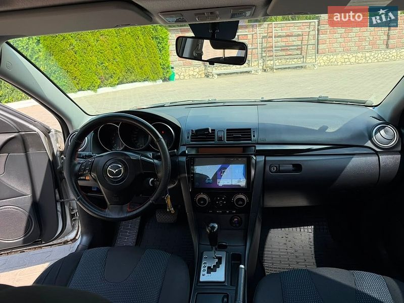 Седан Mazda 3 2006 в Волочиську