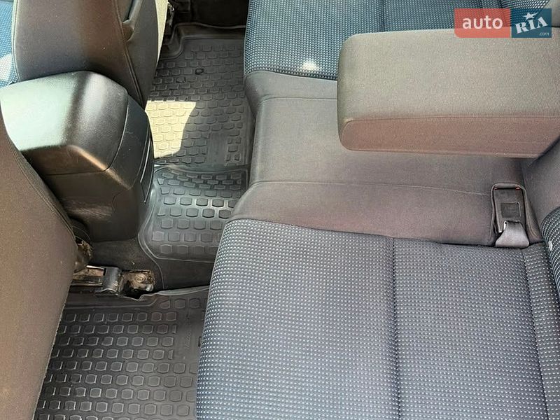 Седан Mazda 3 2006 в Волочиську