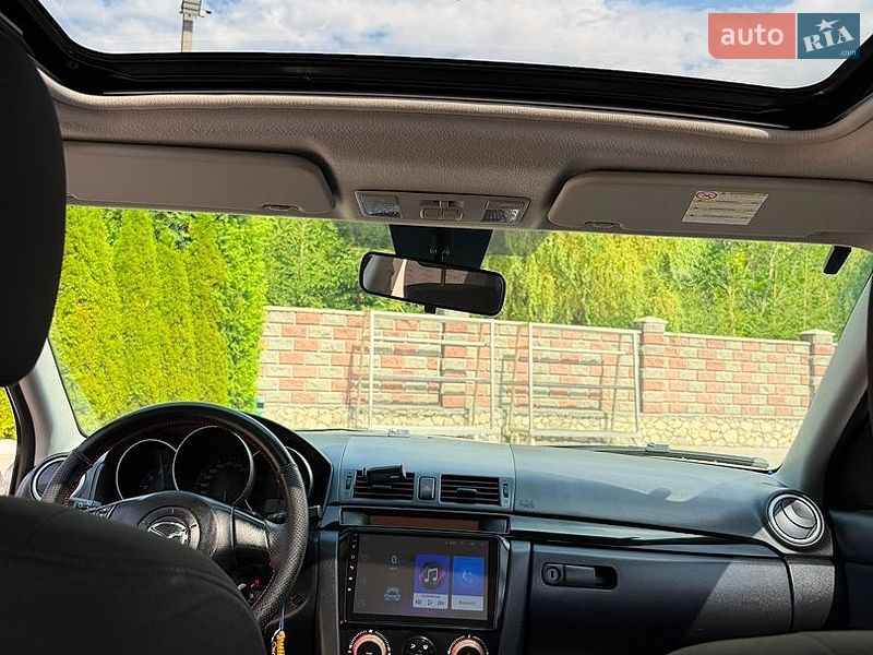 Седан Mazda 3 2006 в Волочиську