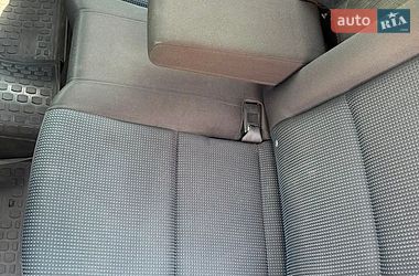 Седан Mazda 3 2006 в Волочиську