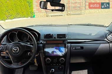 Седан Mazda 3 2006 в Волочиську