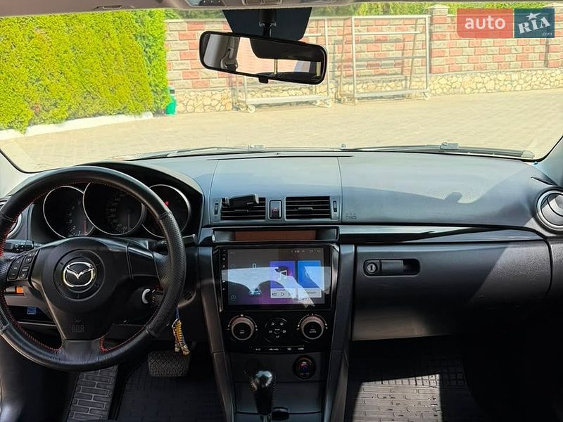 Седан Mazda 3 2006 в Волочиську