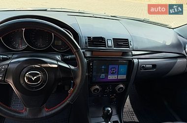 Седан Mazda 3 2006 в Волочиську