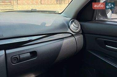 Седан Mazda 3 2006 в Волочиську