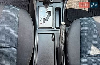 Седан Mazda 3 2006 в Волочиську