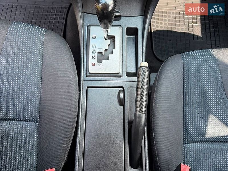 Седан Mazda 3 2006 в Волочиську