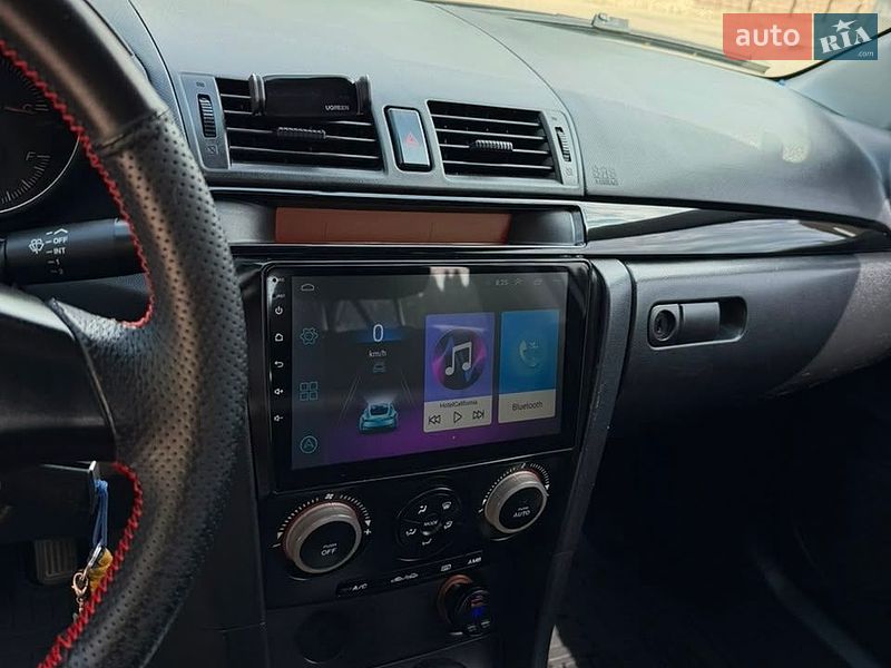 Седан Mazda 3 2006 в Волочиську