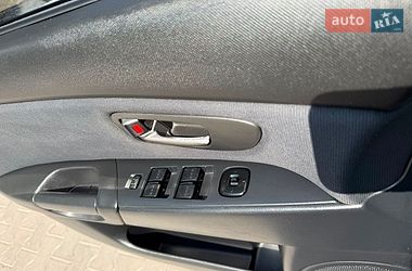 Седан Mazda 3 2006 в Волочиську