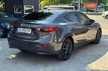 Седан Mazda 3 2018 в Дніпрі