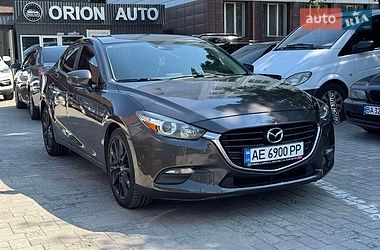 Седан Mazda 3 2018 в Дніпрі