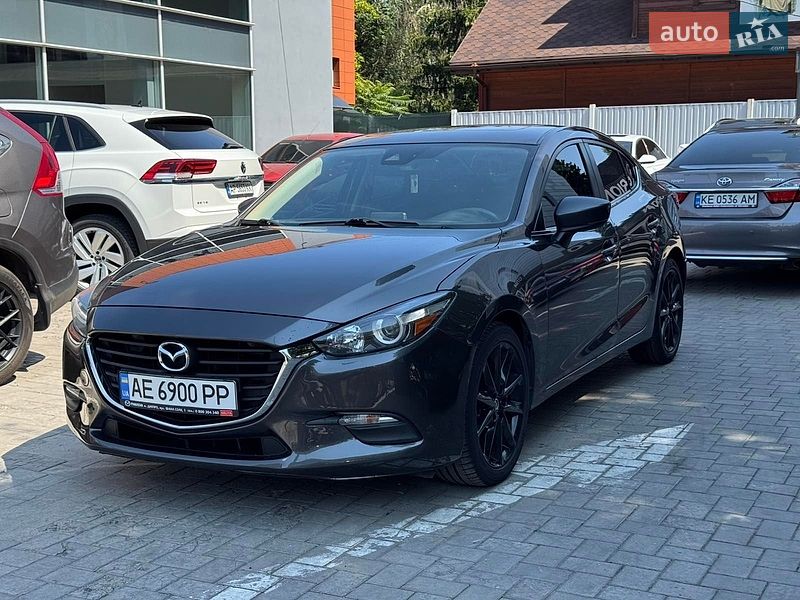 Седан Mazda 3 2018 в Днепре