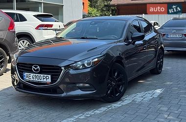 Седан Mazda 3 2018 в Дніпрі