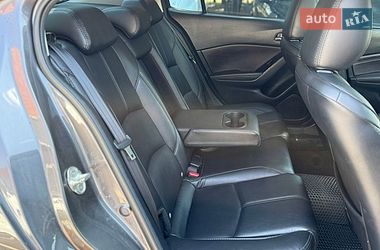 Седан Mazda 3 2018 в Дніпрі
