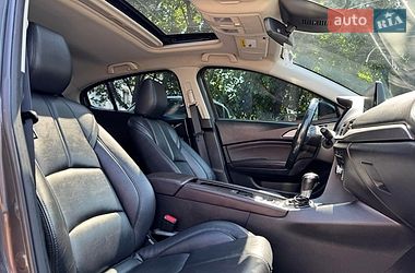 Седан Mazda 3 2018 в Дніпрі
