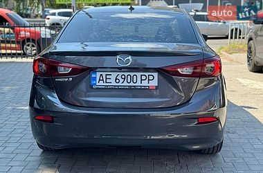 Седан Mazda 3 2018 в Дніпрі
