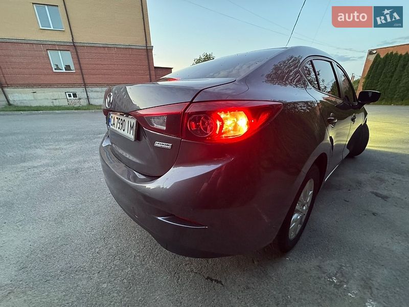 Mazda 3, фото з оголошення