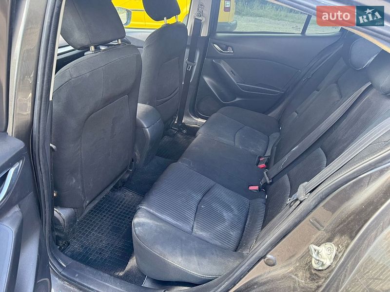 Седан Mazda 3 2016 в Киеве