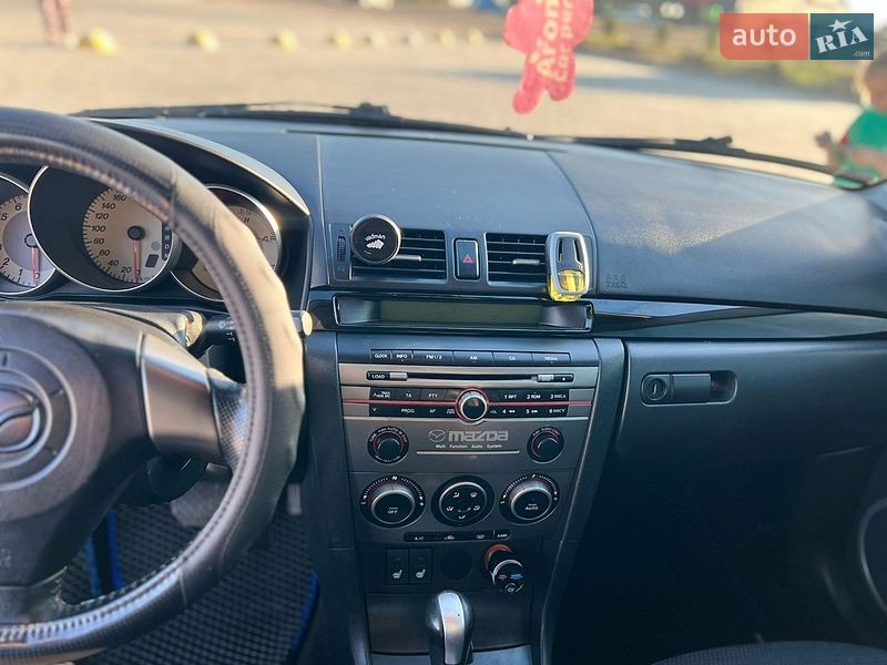 Седан Mazda 3 2007 в Вознесенске