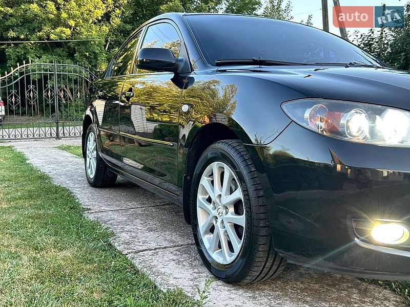 Седан Mazda 3 2008 в Києві