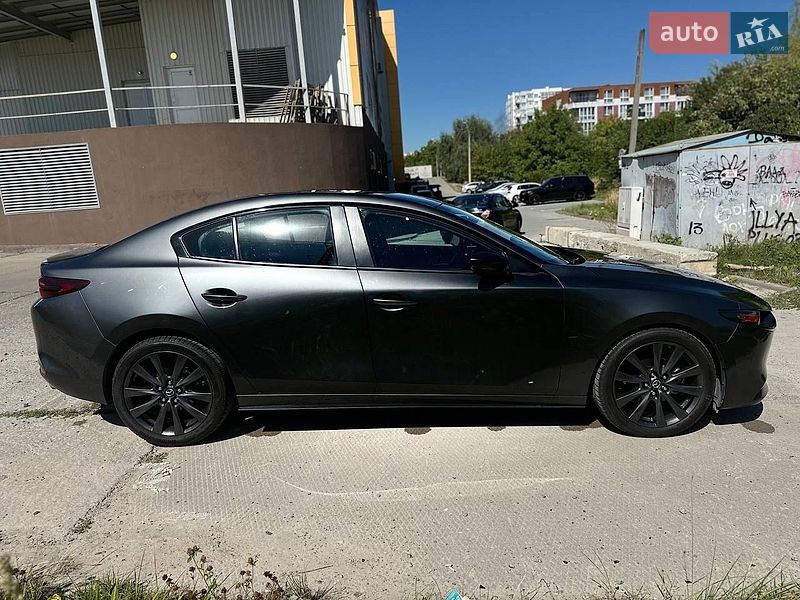 Седан Mazda 3 2018 в Львові