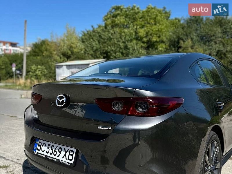 Седан Mazda 3 2018 в Львові