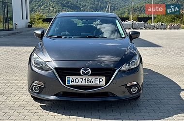 Хэтчбек Mazda 3 2015 в Хусте