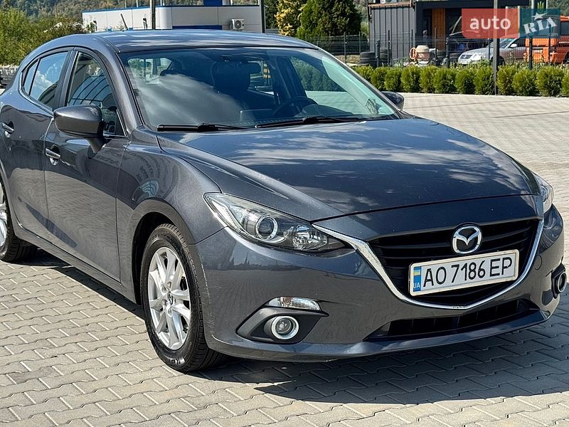 Хэтчбек Mazda 3 2015 в Хусте