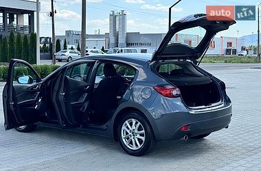 Хэтчбек Mazda 3 2015 в Хусте