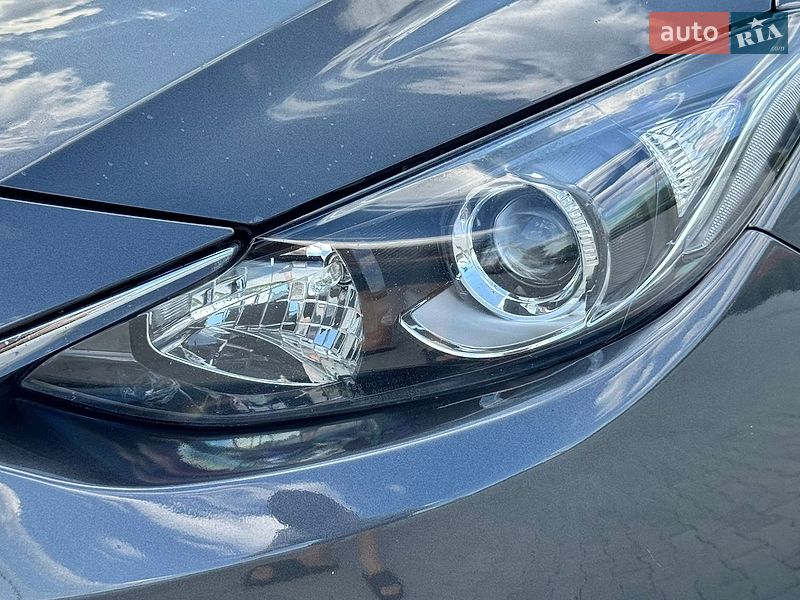 Хэтчбек Mazda 3 2015 в Хусте