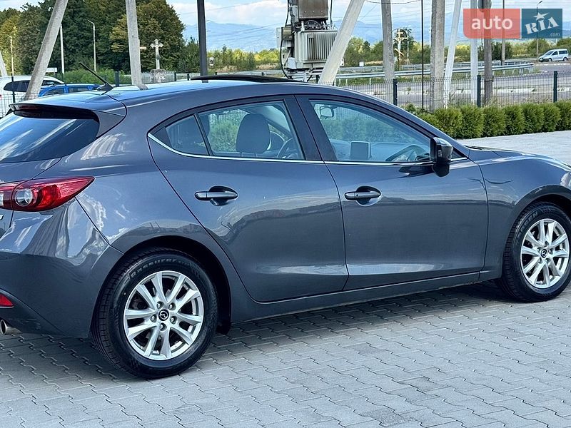 Хэтчбек Mazda 3 2015 в Хусте