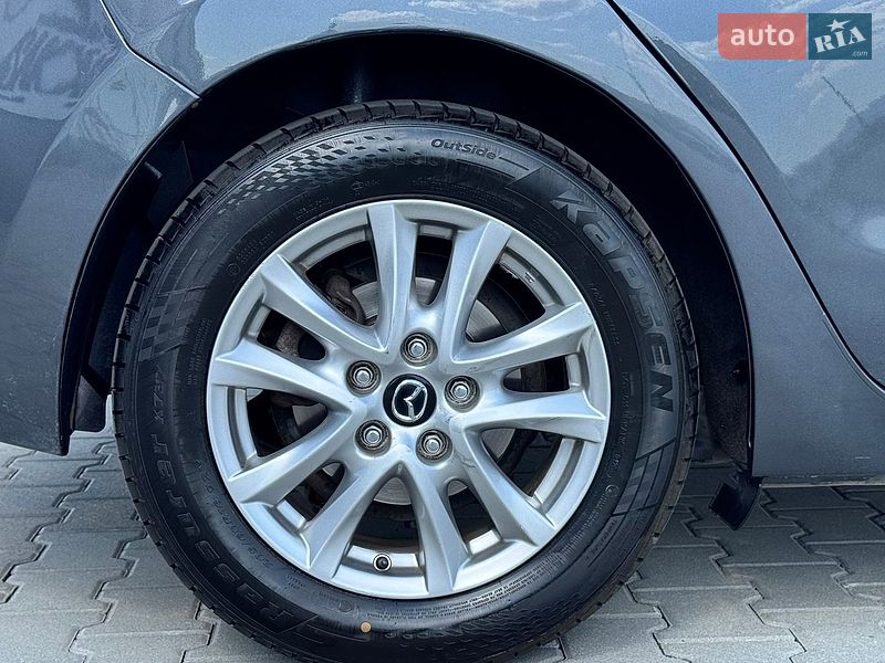Хэтчбек Mazda 3 2015 в Хусте