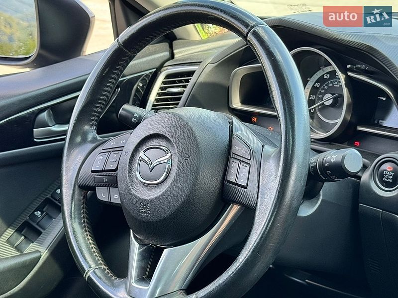 Хэтчбек Mazda 3 2015 в Хусте