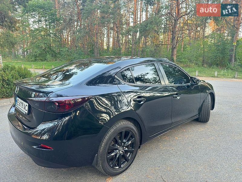 Седан Mazda 3 2015 в Дніпрі