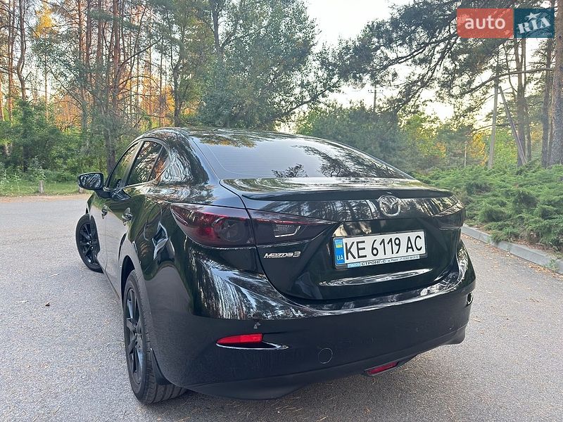 Седан Mazda 3 2015 в Дніпрі