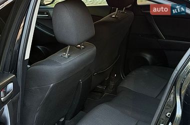Седан Mazda 3 2013 в Рівному
