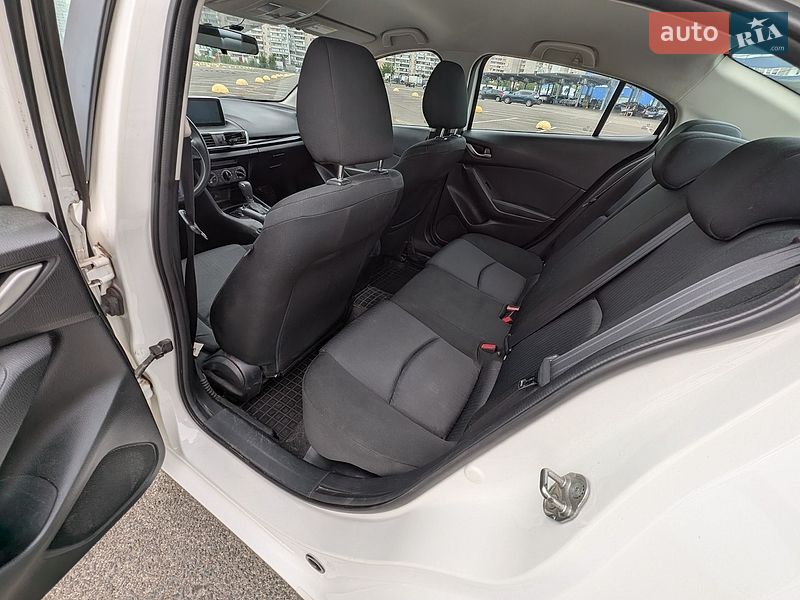 Седан Mazda 3 2015 в Києві
