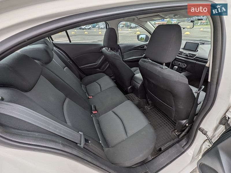 Седан Mazda 3 2015 в Києві