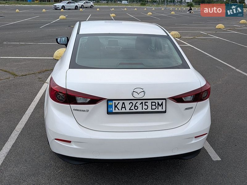 Седан Mazda 3 2015 в Києві