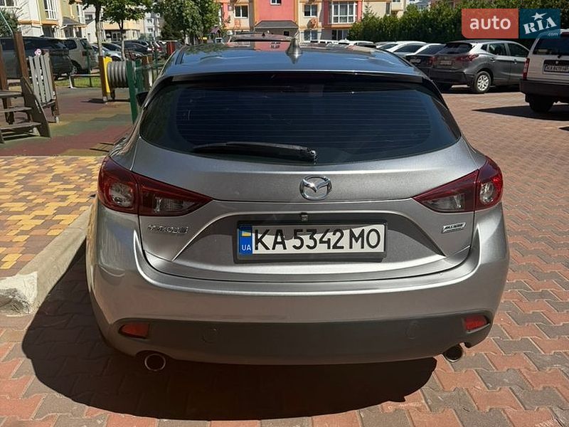 Хэтчбек Mazda 3 2015 в Киеве