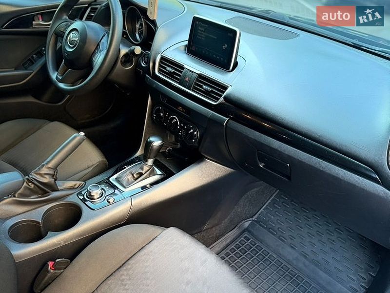 Седан Mazda 3 2014 в Чернигове